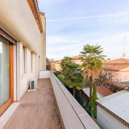 Apartment Airport 5 Min - With Parking *